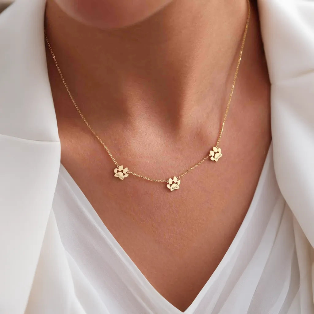 Náhrdelník se jménem na tlapce