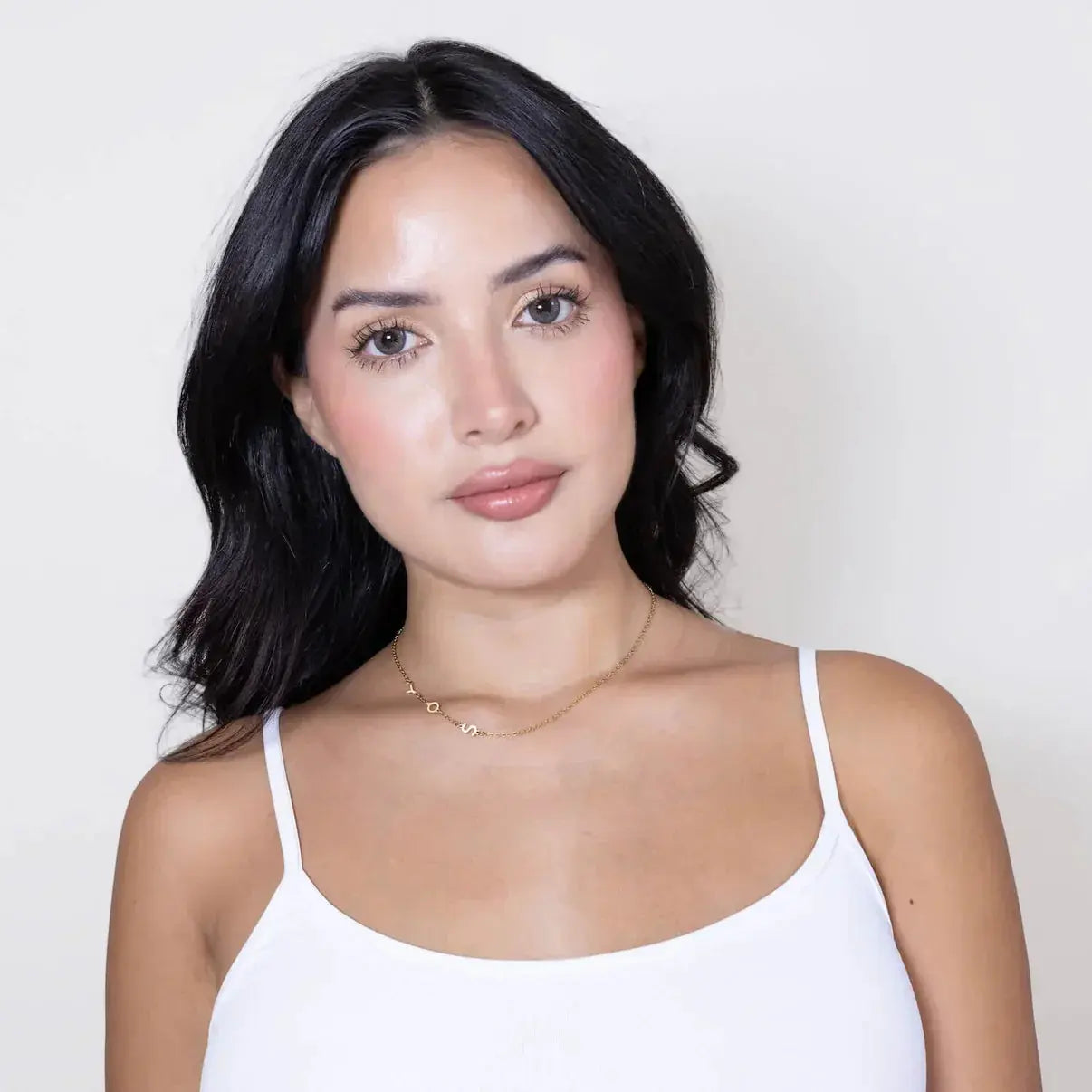 Náhrdelník s plochým iniciálem