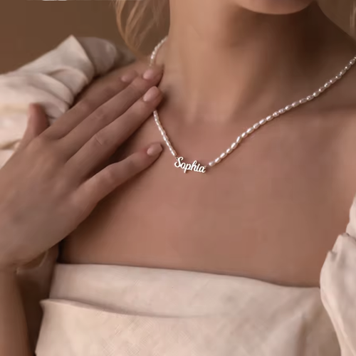 Perlový náhrdelník se jménem